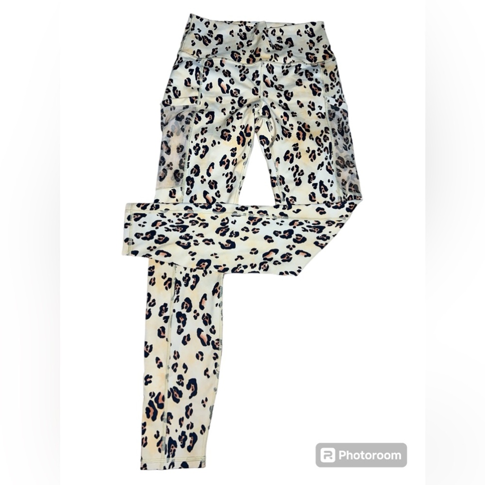 On-The-Go PowerHold® High-Waisted Legging - Picture 5 of 7
